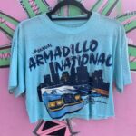 AS IS – CROPPED THIN SINGLE STITCH 7TH ANNUAL ARMADILLO NATIONAL HOUSTON INTERNATIONAL DRAGWAY CAR GRAPHIC T-SHIRT