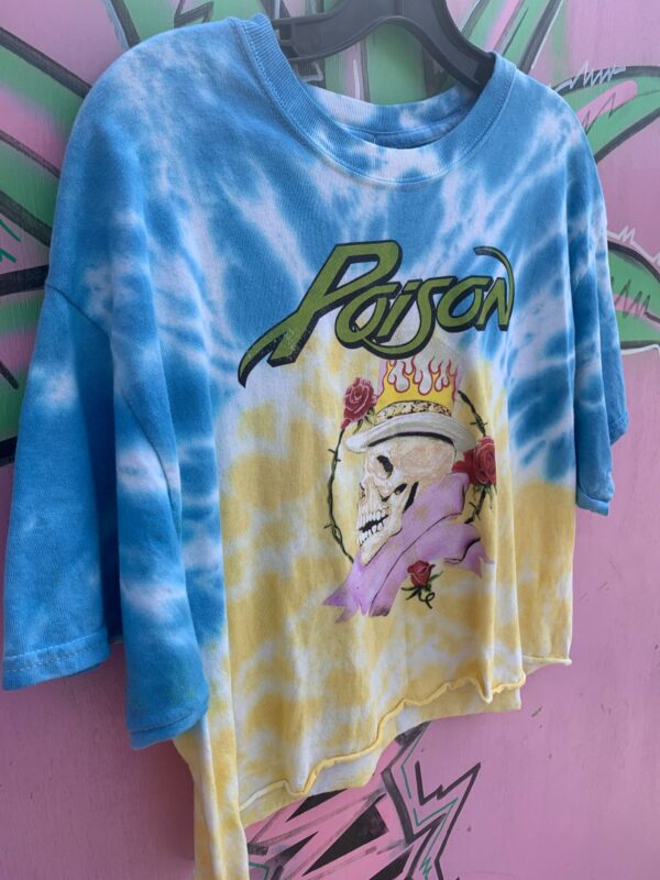 FUN! CROPPED TIE DYE POISON SKULL GRAPHIC REPOP TSHIRT