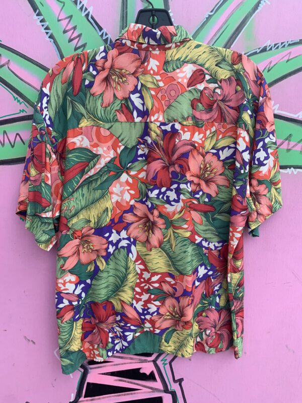 TROPICAL FLORAL RAYON SHORT SLEEVE BUTTON UP BLOUSE