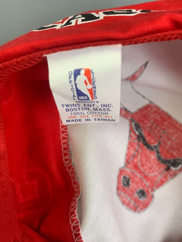 RAD! 1990S DEADSTOCK CHICAGO BULLS ALLOVER PRINT PAINTERS CAP