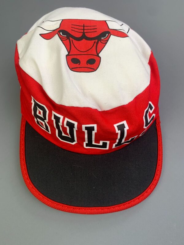 RAD! 1990S DEADSTOCK CHICAGO BULLS ALLOVER PRINT PAINTERS CAP