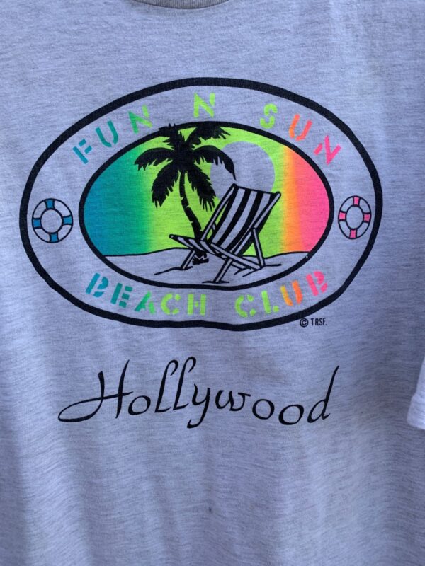 FUN N SUN BEACH CLUB HOLLYWOOD GRAPHIC T-SHIRT