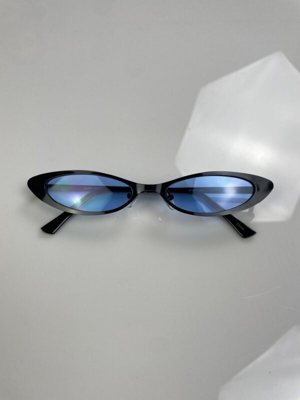 BLACK METAL FRAME CAT EYE SUNGLASSES, BLUE LENSE