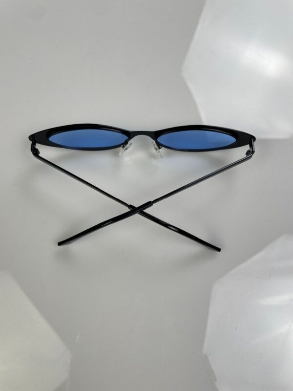 BLACK METAL FRAME CAT EYE SUNGLASSES, BLUE LENSE