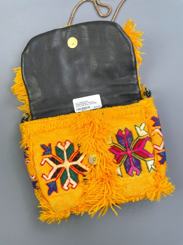 *AS-IS* FUN! EMBROIDERED TEXTILE SHOULDER BAG, LEATHER INTERIOR, SNAKE CHAIN STRAP