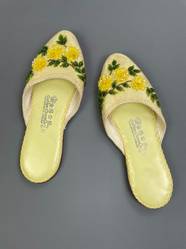 ADORABLE! SEQUIN & BEADED FLORAL DESIGN SLIP ON HOUSE SLIPPERS