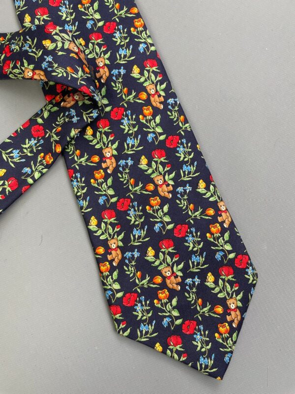 GORGEOUS CLASSIC FLORAL & TEDDY BEAR PRINT WIDE CUT SILK TIE