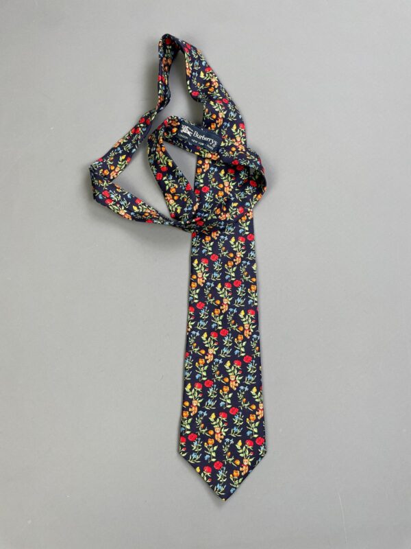 GORGEOUS CLASSIC FLORAL & TEDDY BEAR PRINT WIDE CUT SILK TIE