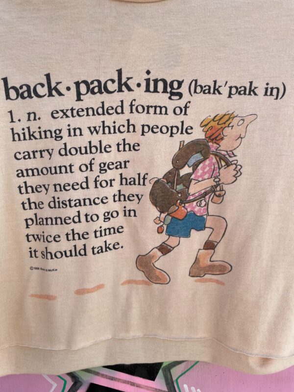 1980S BACKPACKING DEFINITION GRAPHIC CROPPED T-SHIRT