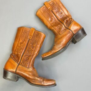 Photo detail:*AS-IS* RAD! ORNATELY EMBOSSED SNIP TOE WESTERN BOOTS