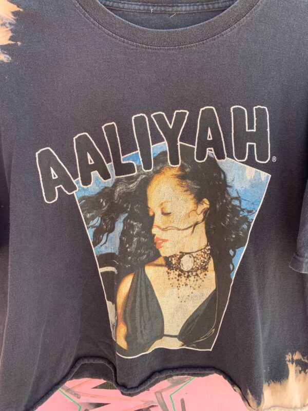 CROPPED AALIYAH TSHIRT, BLEACH MARKINGS
