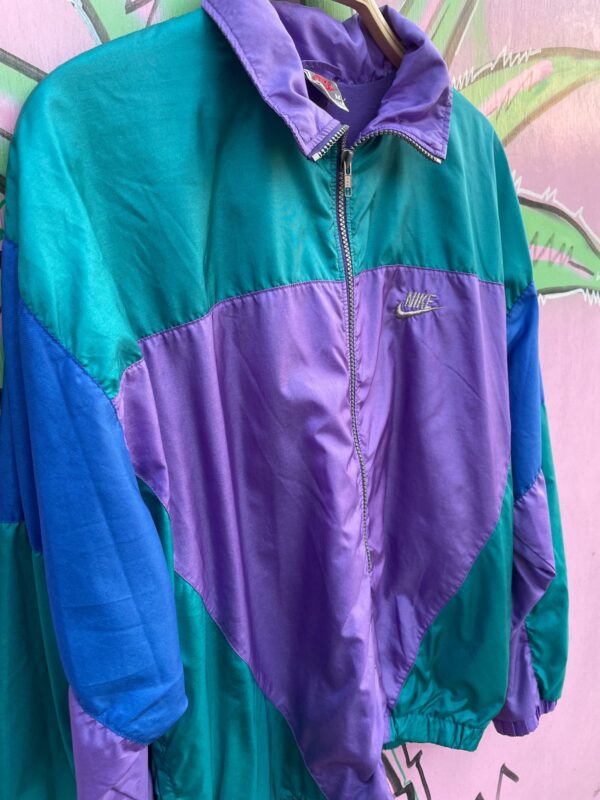 NIKE INTERNATIONAL COLORBLOCK WINDBREAKER JACKET W/ GRAY TAG