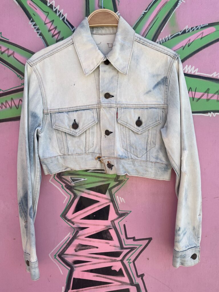*AS-IS* LEVIS HEAVILY BLEACHED CROPPED BUTTON UP DENIM JACKET