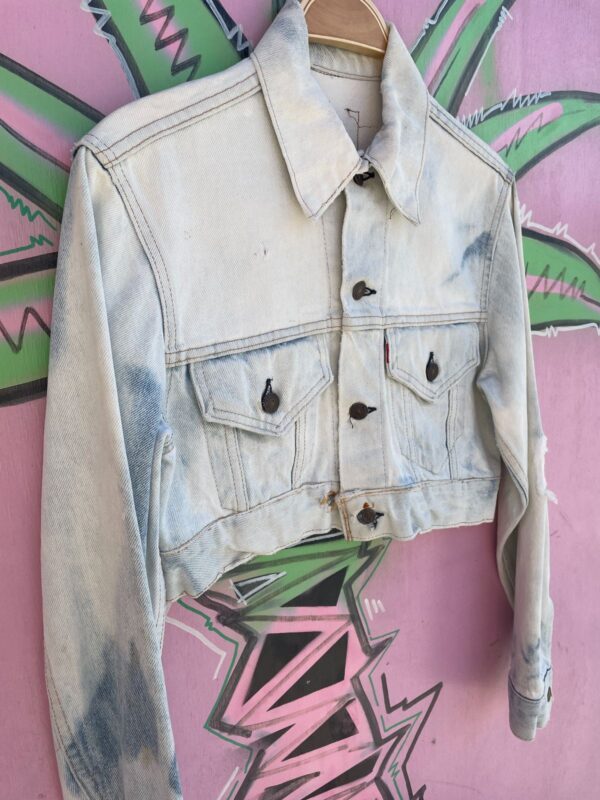 *AS-IS* LEVIS HEAVILY BLEACHED CROPPED BUTTON UP DENIM JACKET