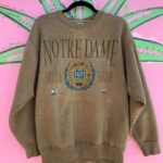 *AS-IS* UNIVERSITY OF NOTRE DAME FIGHTIN’ IRISH GRAPHIC CREWNECK SWEATSHIRT