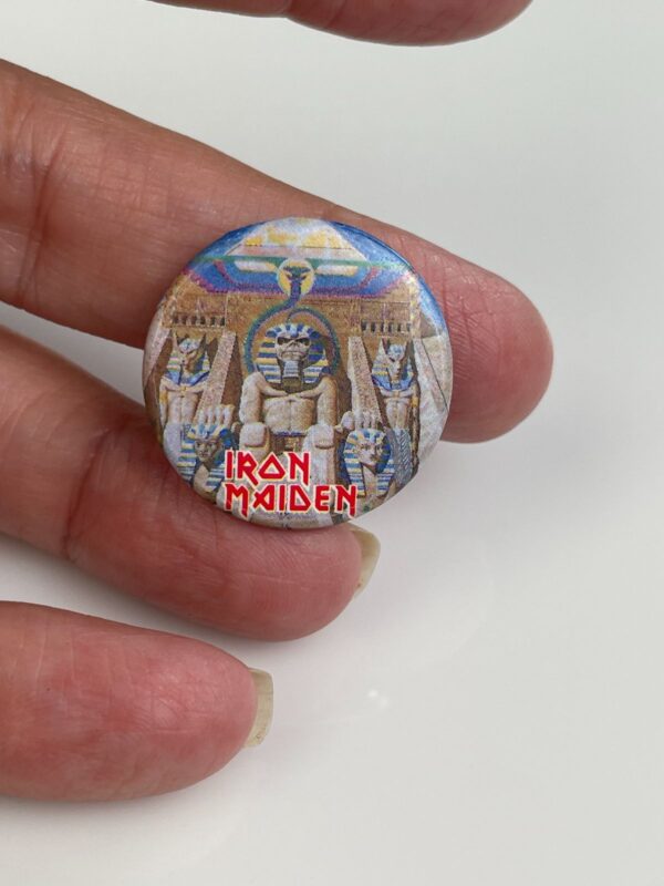 ORIGINAL 1980S IRON MAIDEN POWERSLAVE GRAPHIC BUTTON PIN