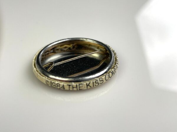 ORIGINAL 1984 KISS BAND MEMBERS BUTTON PIN
