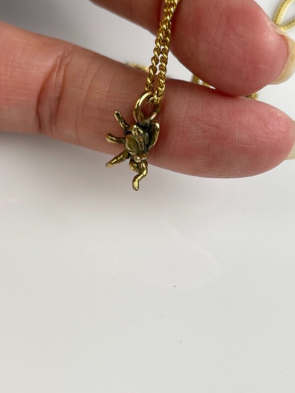 BRASS FLY REPLICA CHARM NECKLACE SHORT DELICATE CHAINLINK NECKLACE
