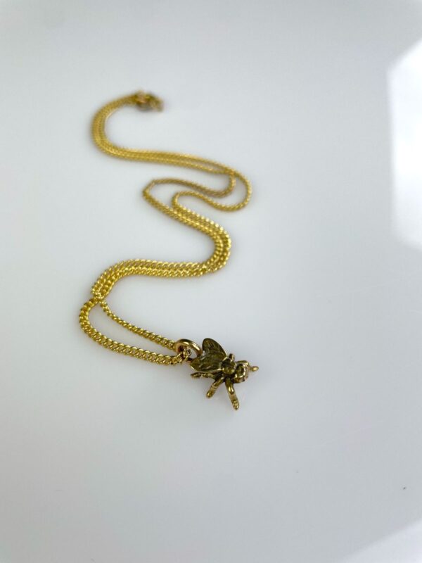 BRASS FLY REPLICA CHARM NECKLACE SHORT DELICATE CHAINLINK NECKLACE