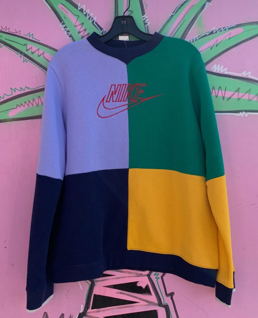 COLORBLOCK EMBROIDERED NIKE PULLOVER SWEATSHIRT