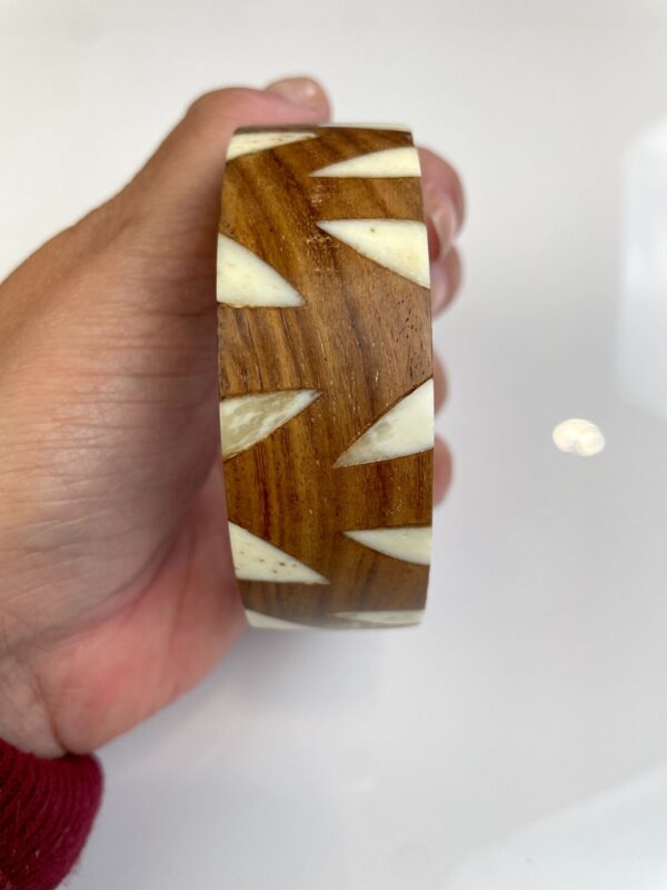 SUPER COOL! WOOD & SHELL INLAY BANGLE BRACELET