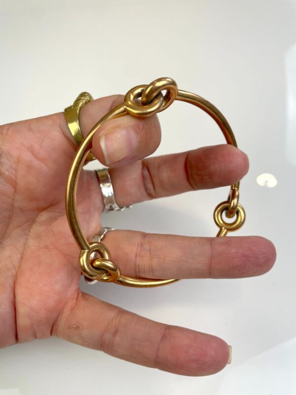 UNIQUE TRIPLE INTERLOCKING CURVED LINK BRACELET