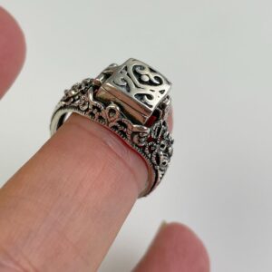 Photo detail:SWEET 925 FILIGREE STYLE STERLING SILVER SNUFF LOCKET POISON RING *STAMPED