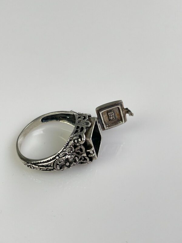 SWEET 925 FILIGREE STYLE STERLING SILVER SNUFF LOCKET POISON RING *STAMPED