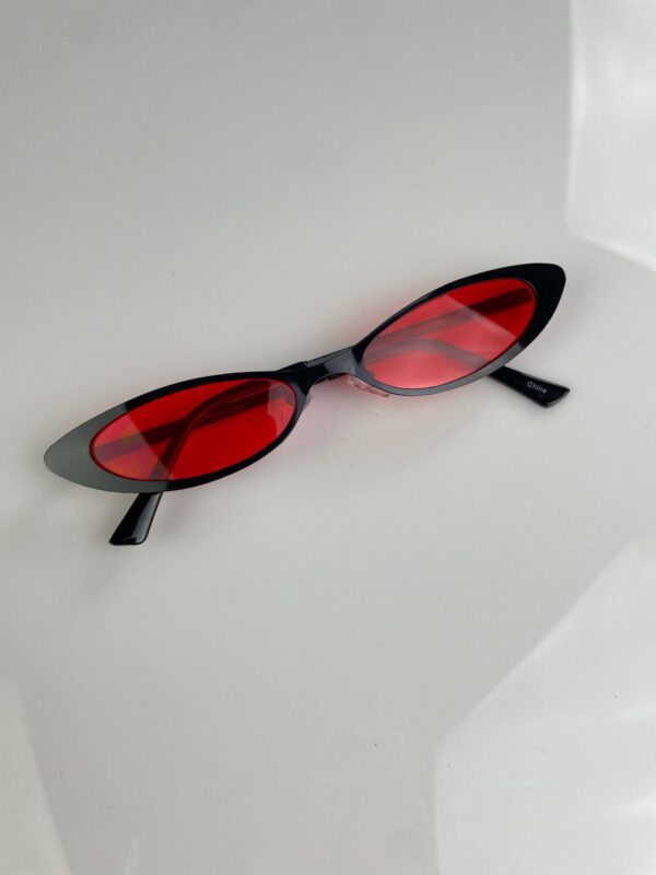 BLACK METAL FRAME CAT EYE SUNGLASSES, RED LENSE