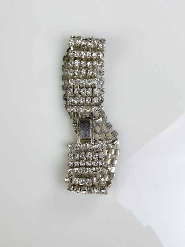 *AS-IS* RHINESTONE BRACELET * MISSING ONE STONE NEAR CLASP