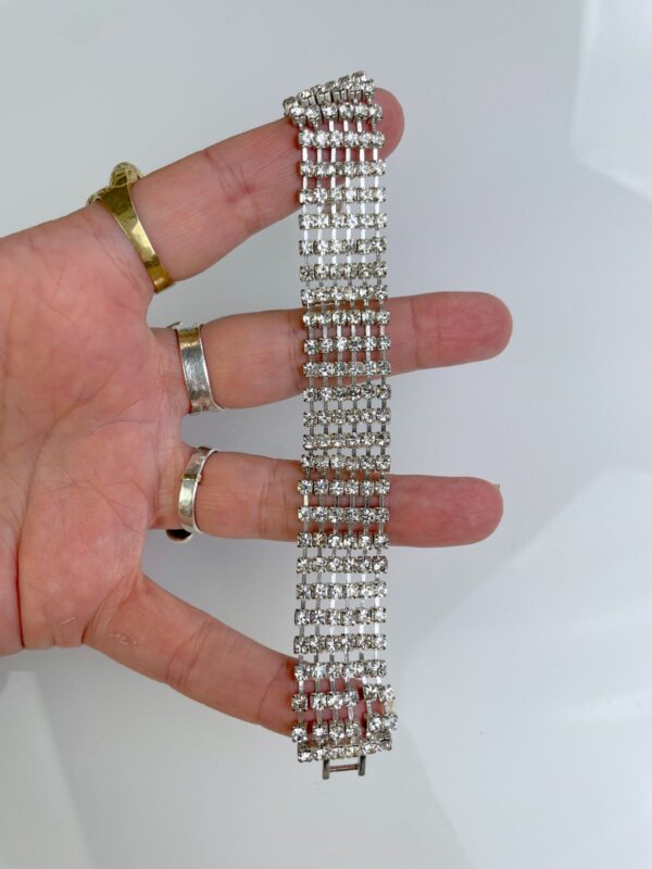 *AS-IS* RHINESTONE BRACELET * MISSING ONE STONE NEAR CLASP