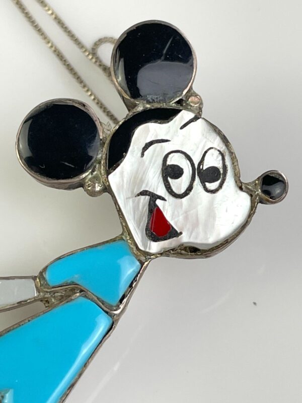 1980S SIGNED ZUNI TRIBE INLAY TURQUOISE, CORAL & MOTHER OF PEARL MICKEY MOUSE STERLING SILVER PENDANT NECKLACE, FINE 925 SILVER CHAIN
