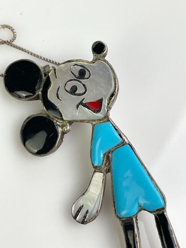 1980S SIGNED ZUNI TRIBE INLAY TURQUOISE, CORAL & MOTHER OF PEARL MICKEY MOUSE STERLING SILVER PENDANT NECKLACE, FINE 925 SILVER CHAIN