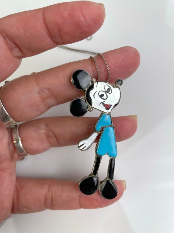 1980S SIGNED ZUNI TRIBE INLAY TURQUOISE, CORAL & MOTHER OF PEARL MICKEY MOUSE STERLING SILVER PENDANT NECKLACE, FINE 925 SILVER CHAIN