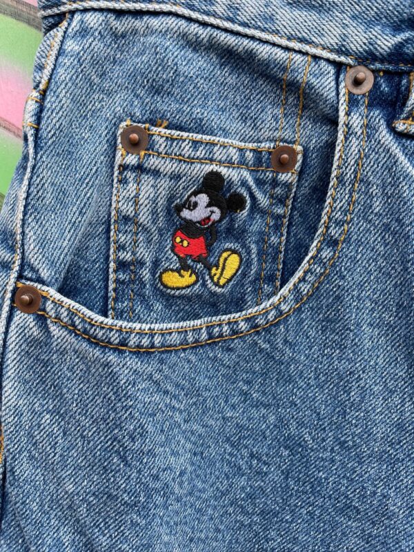 CUTE! 1990S EMBROIDERED MICKEY MOUSE DENIM SHORT LONG CUT JORTS