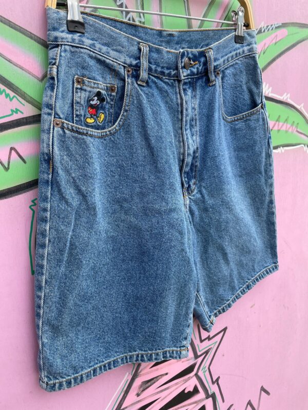 CUTE! 1990S EMBROIDERED MICKEY MOUSE DENIM SHORT LONG CUT JORTS