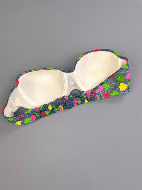 ADORABLE! 1960S FAUX DENIM & COLORFUL TULIP PRINT UNDERWIRE STRAPLESS BRA TOP