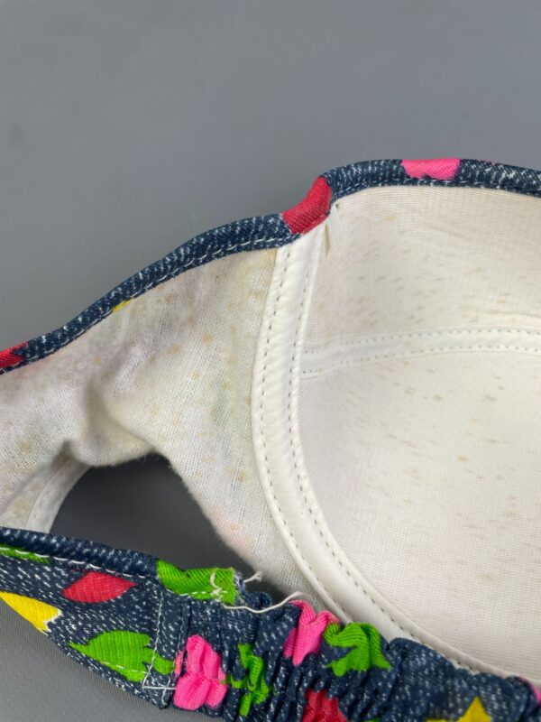 ADORABLE! 1960S FAUX DENIM & COLORFUL TULIP PRINT UNDERWIRE STRAPLESS BRA TOP