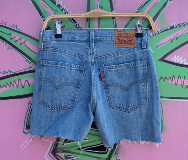 LIGHT WASH LEVIS "LOW PRO" DENIM CUTOFF SHORTS