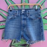 CLASSIC WASH LEVIS 501 SUPER HIGH WAIST DENIM CUTOFF SHORTS