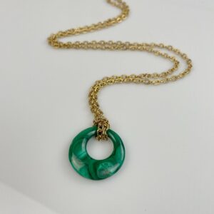 Photo detail:POLISHED MALACHITE STONE PENDANT, TEXTURED GOLD PLATED CHAIN