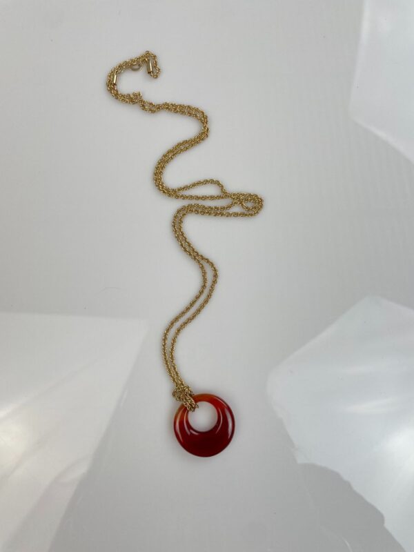 POLISHED CARNELIAN PENDANT, RETRO GOLD PLATED CHAIN