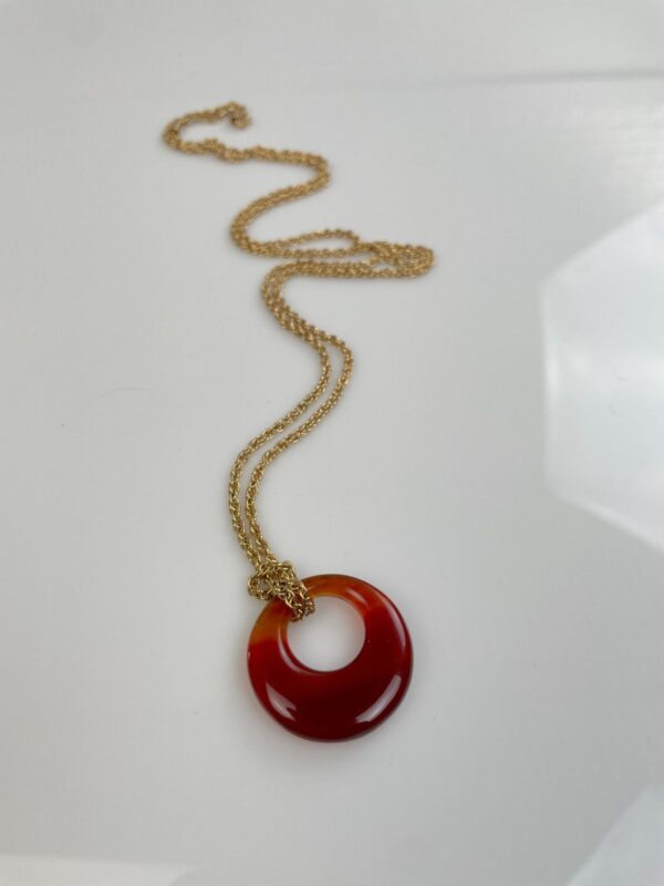 POLISHED CARNELIAN PENDANT, RETRO GOLD PLATED CHAIN