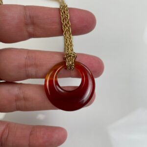Photo detail:POLISHED CARNELIAN PENDANT, RETRO GOLD PLATED CHAIN