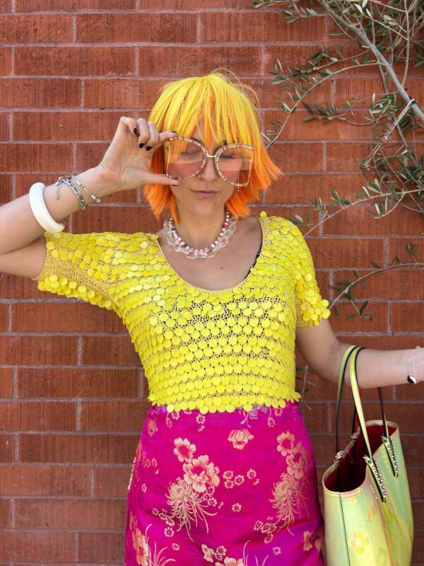 AMAZING! OVERSIZED RAINBOW RHINESTONE GOLD RIMMED SUNGLASSES GOLD FRAME CLEAR PINK LENSES, PEARL DETAIL