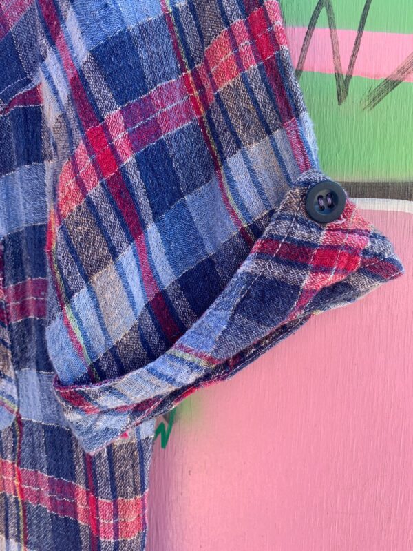 CUTE! 1970S PLAID INDIAN COTTON DOUBLE POCKET SHORT SLEEVE BUTTON DOWN TOP, SILVER THREADING