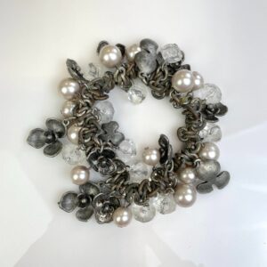 Photo detail:UNIQUE & CHUNKY ANTIQUE CHAIN LINK BRACELET HANGING PEARLS & FLOWER CHARMS