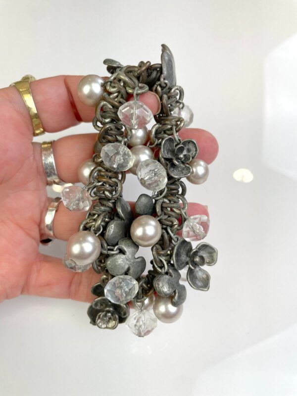 UNIQUE & CHUNKY ANTIQUE CHAIN LINK BRACELET HANGING PEARLS & FLOWER CHARMS