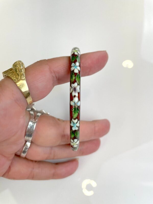 HEAVY, OVAL ASIAN STYLE CLOISONNE ENAMEL BANGLE BRACELET