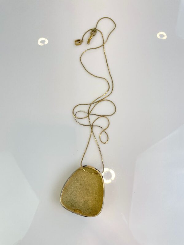 *SIGNED* *AS-IS* 1970S ENAMELED PENDANT NECKLACE ON THIN SNAKE CHAIN, UNIQUE DOUBLE CLOSURE